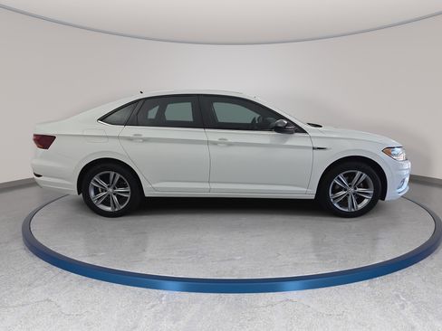 Used 2019 Volkswagen Jetta R-Line FWD image 4