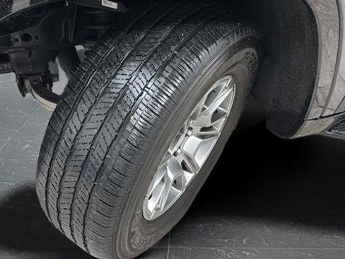 Used 2023 Jeep Wagoneer 4WD w/ HD Trailer Tow Package image 38