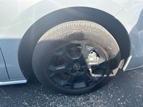 Used 2025 Toyota Sienna XLE Woodland Edition AWD/4WD image 2