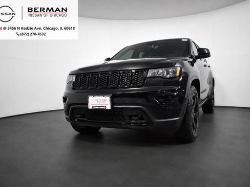 Used 2018 Jeep Grand Cherokee Laredo AWD/4WD image 1