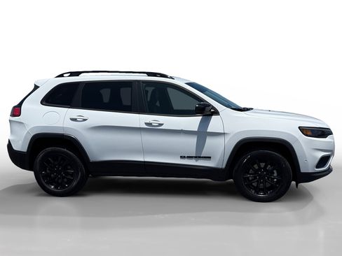 Used 2023 Jeep Cherokee Altitude Lux image 6