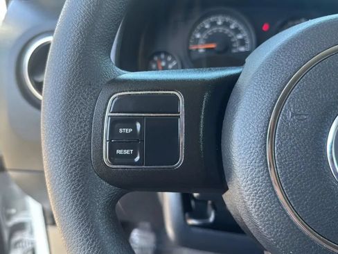 Used 2017 Jeep Patriot Sport FWD image 19