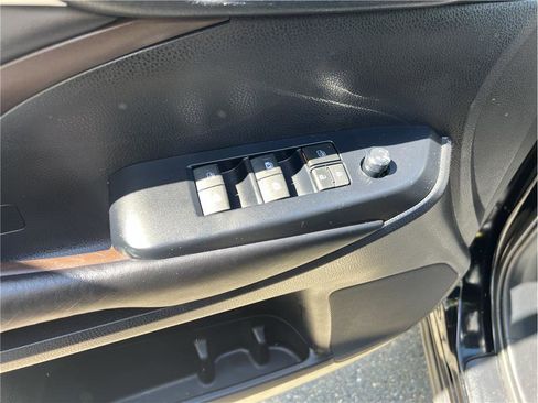 Used 2018 Toyota Highlander XLE image 20