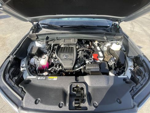 Used 2025 Toyota Grand Highlander XLE image 32