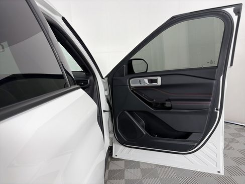 Used 2023 Ford Explorer ST-Line w/ Class IV Trailer Tow Package image 31