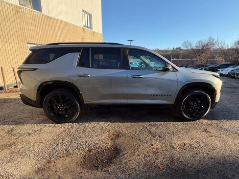 Used 2025 Chevrolet Traverse RS AWD/4WD image 6