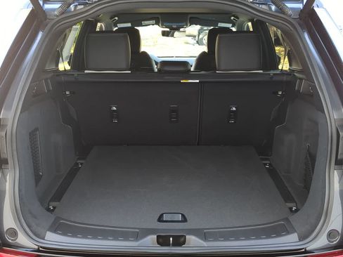 New 2026 Land Rover Discovery Sport Landmark image 36