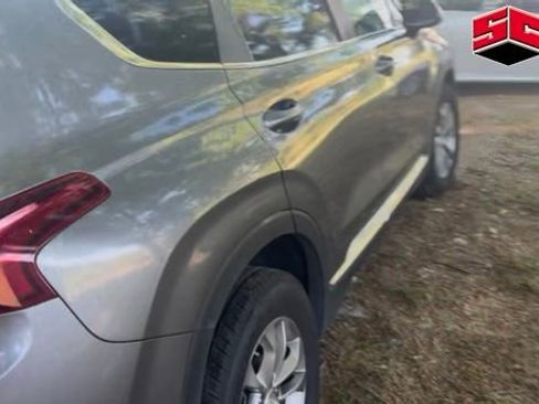 Used 2019 Hyundai Santa Fe SE image 4