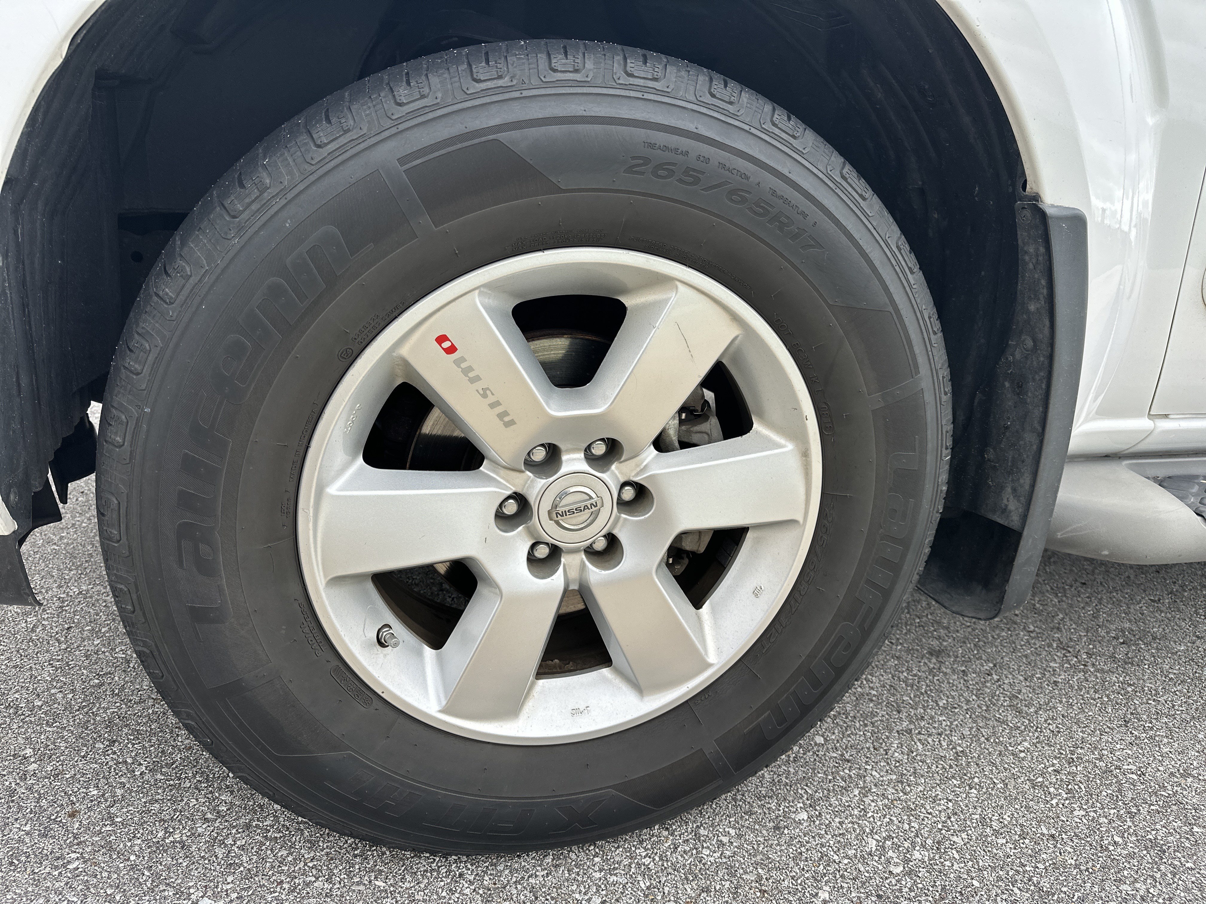 Used 2012 Nissan Pathfinder SV AWD/4WD image 8