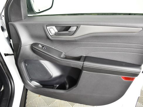 Used 2025 Ford Escape Active AWD/4WD image 37