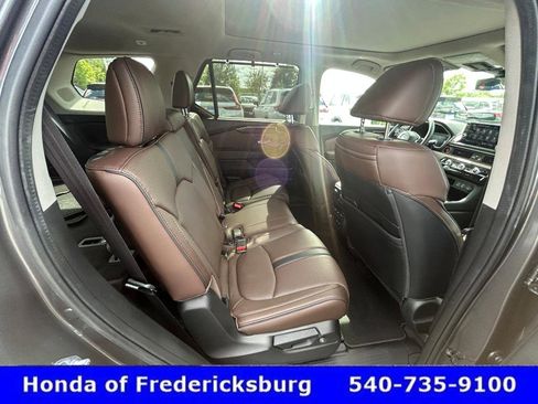 Used 2025 Honda Pilot Elite image 33