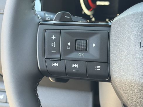 New 2026 Nissan Pathfinder SL FWD image 12