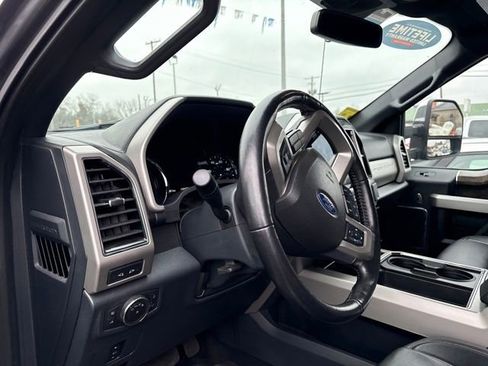 Used 2022 Ford F250 Lariat w/ Chrome Package image 9