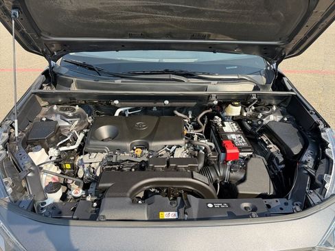 Used 2021 Toyota RAV4 XLE AWD/4WD image 29