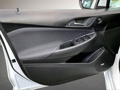 Used 2017 Chevrolet Cruze LT FWD image 19