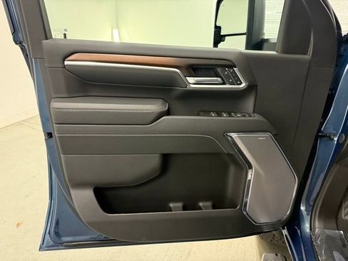 New 2026 GMC Sierra 2500 Denali w/ Denali Reserve Package image 13