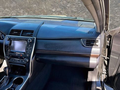 Used 2016 Toyota Camry XLE image 15