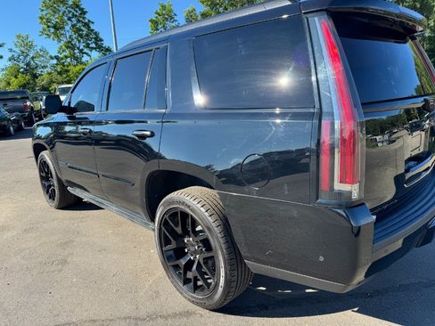 Used 2017 Cadillac Escalade Platinum AWD/4WD image 10