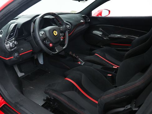 Certified 2020 Ferrari 488 Pista Coupe image 2
