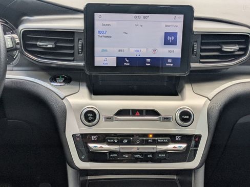 Used 2021 Ford Explorer XLT w/ Equipment Group 202A image 18