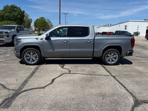 Used 2023 GMC Sierra 1500 Denali w/ Technology Package AWD/4WD image 2