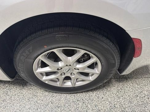Used 2024 Chrysler Pacifica Touring-L FWD image 14