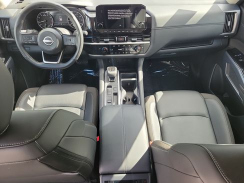 Certified 2025 Nissan Pathfinder SL FWD image 20