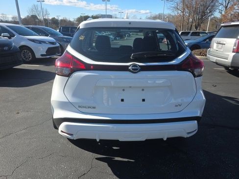 Used 2024 Nissan Kicks SV image 7