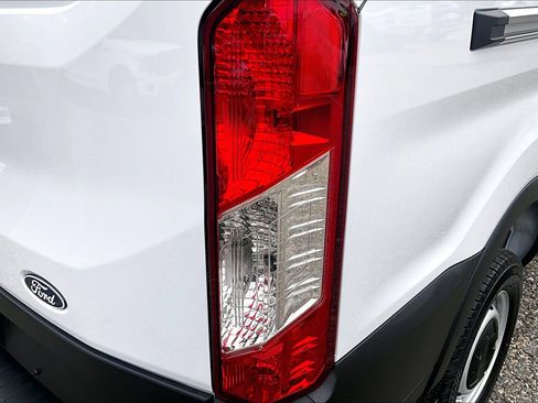 New 2026 Ford Transit 250 148 Medium Roof RWD image 24