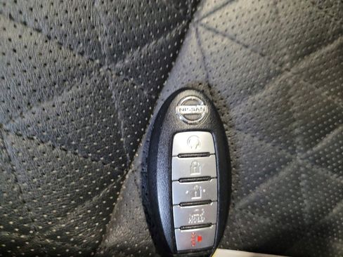 Used 2017 Nissan Maxima Platinum image 32