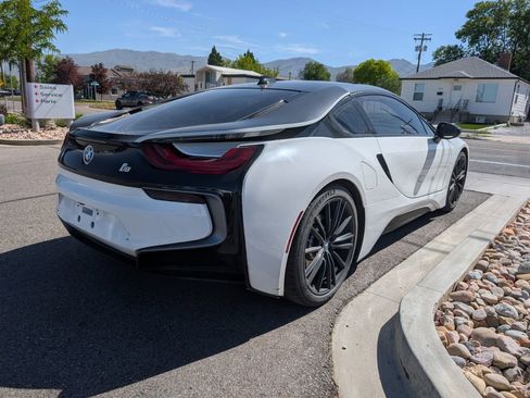 Used 2020 BMW i8 Coupe AWD/4WD image 5