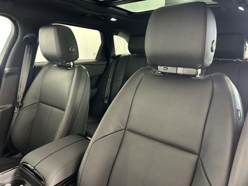 Certified 2026 Land Rover Range Rover Velar Dynamic SE image 25