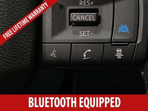 Used 2025 Nissan Rogue SV AWD/4WD image 11