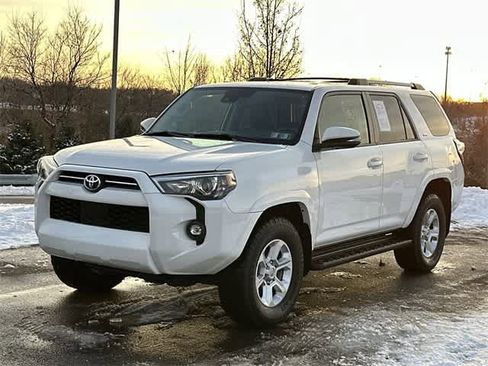 Used 2021 Toyota 4Runner SR5 Premium image 1