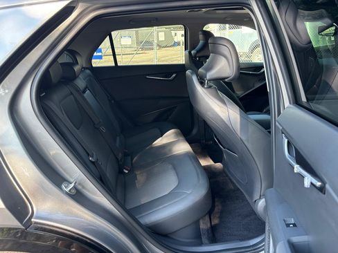 Used 2024 Kia Niro EX Touring FWD image 22