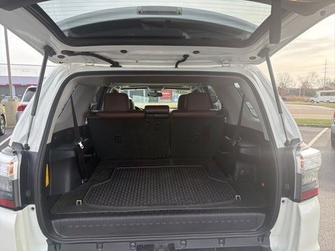 Used 2016 Toyota 4Runner Limited image 18