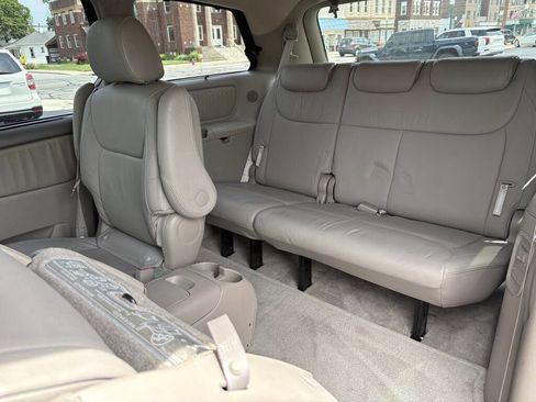 Used 2005 Toyota Sienna XLE FWD image 33