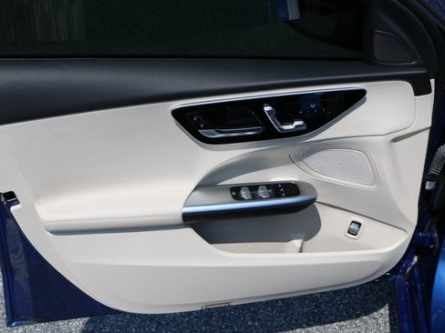 Used 2022 Mercedes-Benz C 300 Sedan image 17