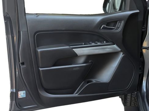 Used 2017 Chevrolet Colorado LT w/ LT Convenience Package AWD/4WD image 13