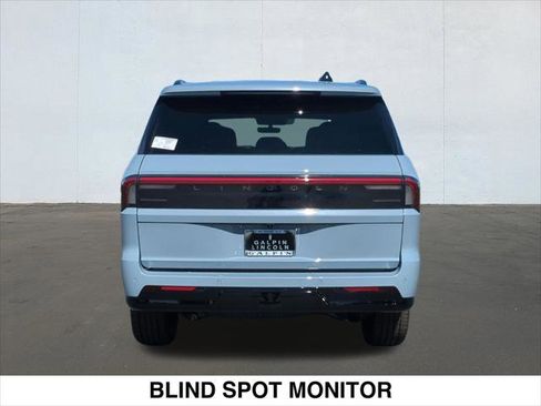 New 2026 Lincoln Navigator Reserve w/ Jet Appearance Package AWD/4WD image 5