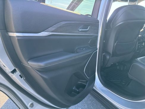 Used 2022 Jeep Grand Cherokee Limited 4xe image 16