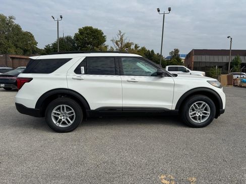 New 2026 Ford Explorer Active image 2
