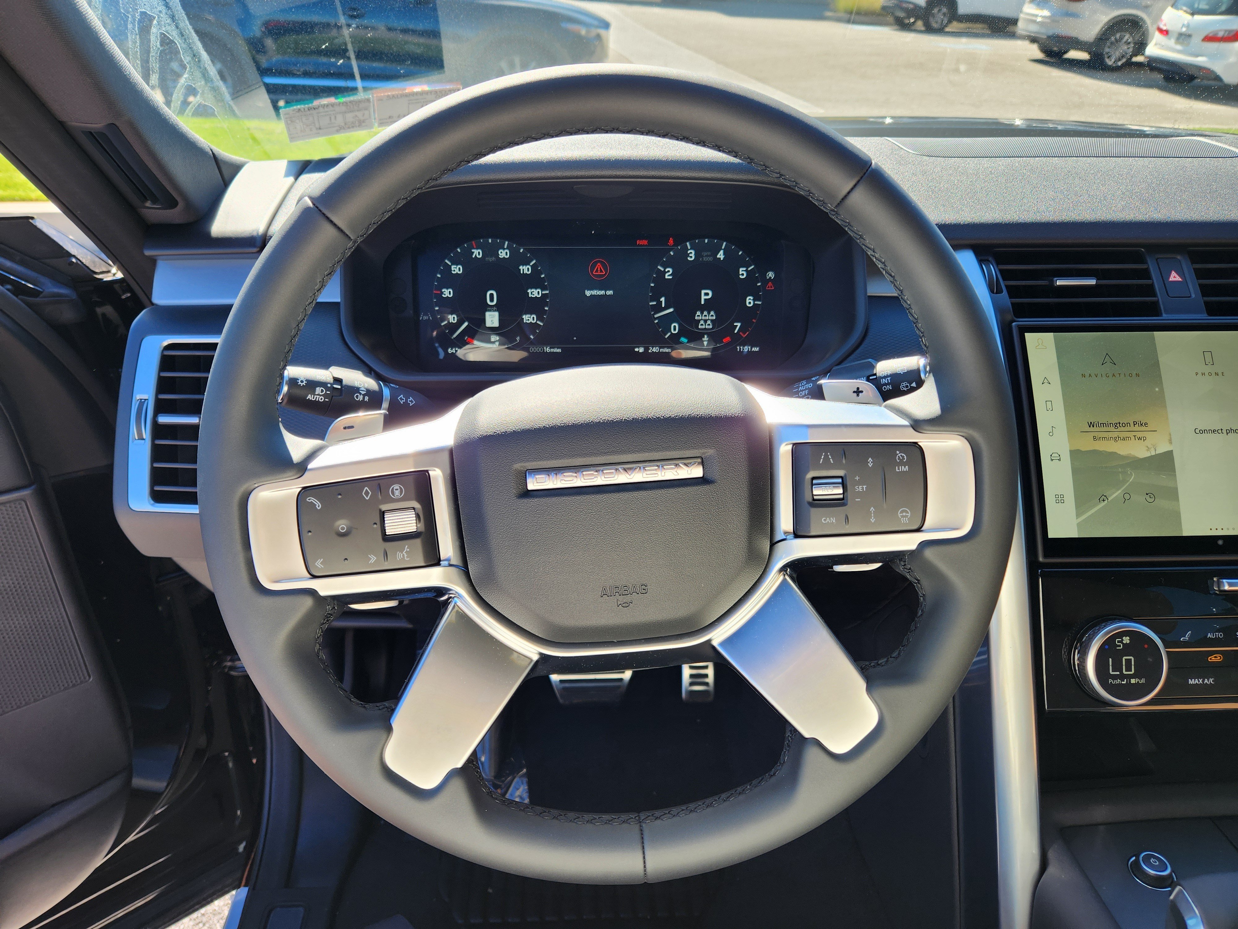 New 2026 Land Rover Discovery Limited Edition AWD/4WD image 15