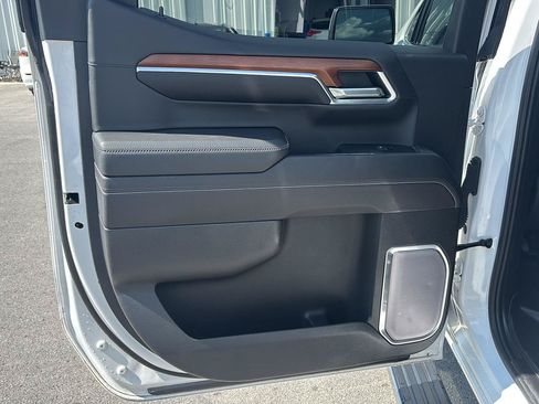Used 2023 GMC Sierra 1500 Denali AWD/4WD image 19