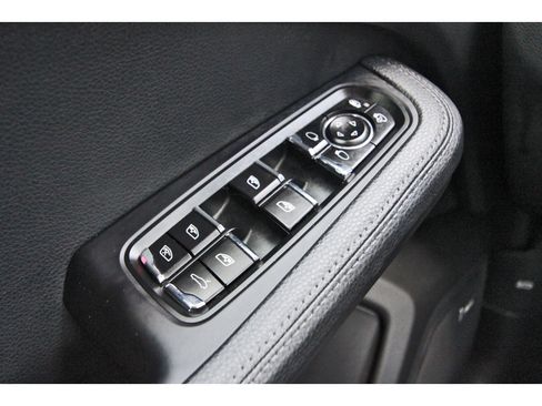 Used 2020 Porsche Macan S image 23