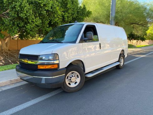 Used 2025 Chevrolet Express 2500 w/ Driver Convenience Package RWD image 50