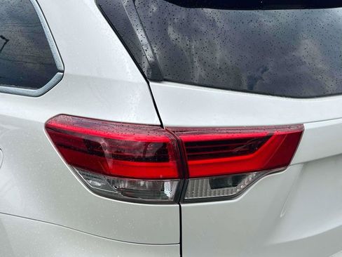 Used 2019 Toyota Highlander XLE w/ Protection Package #3 AWD/4WD image 7