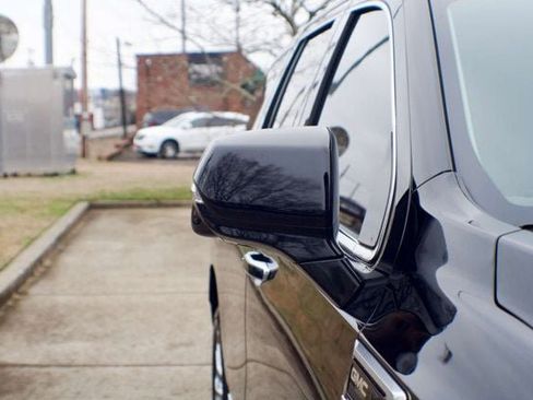 Used 2023 GMC Yukon Denali image 14