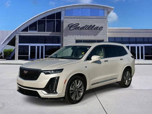Used 2023 Cadillac XT6 Premium Luxury w/ Technology Package FWD image 1