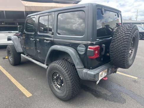 Used 2018 Jeep Wrangler Unlimited Rubicon w/ LED Lighting Group AWD/4WD image 3